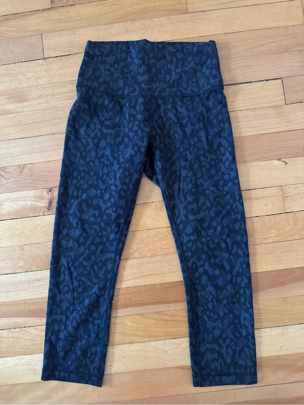 Lululemon Grey Camo Leggings Size 6